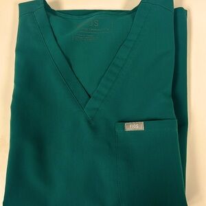 XL FIGS SET HUNTER GREEN GREAT CONDITION (petite)